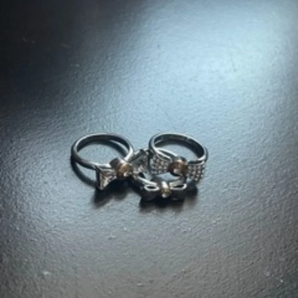 Henri Bendel Rings - Picture 1 of 3